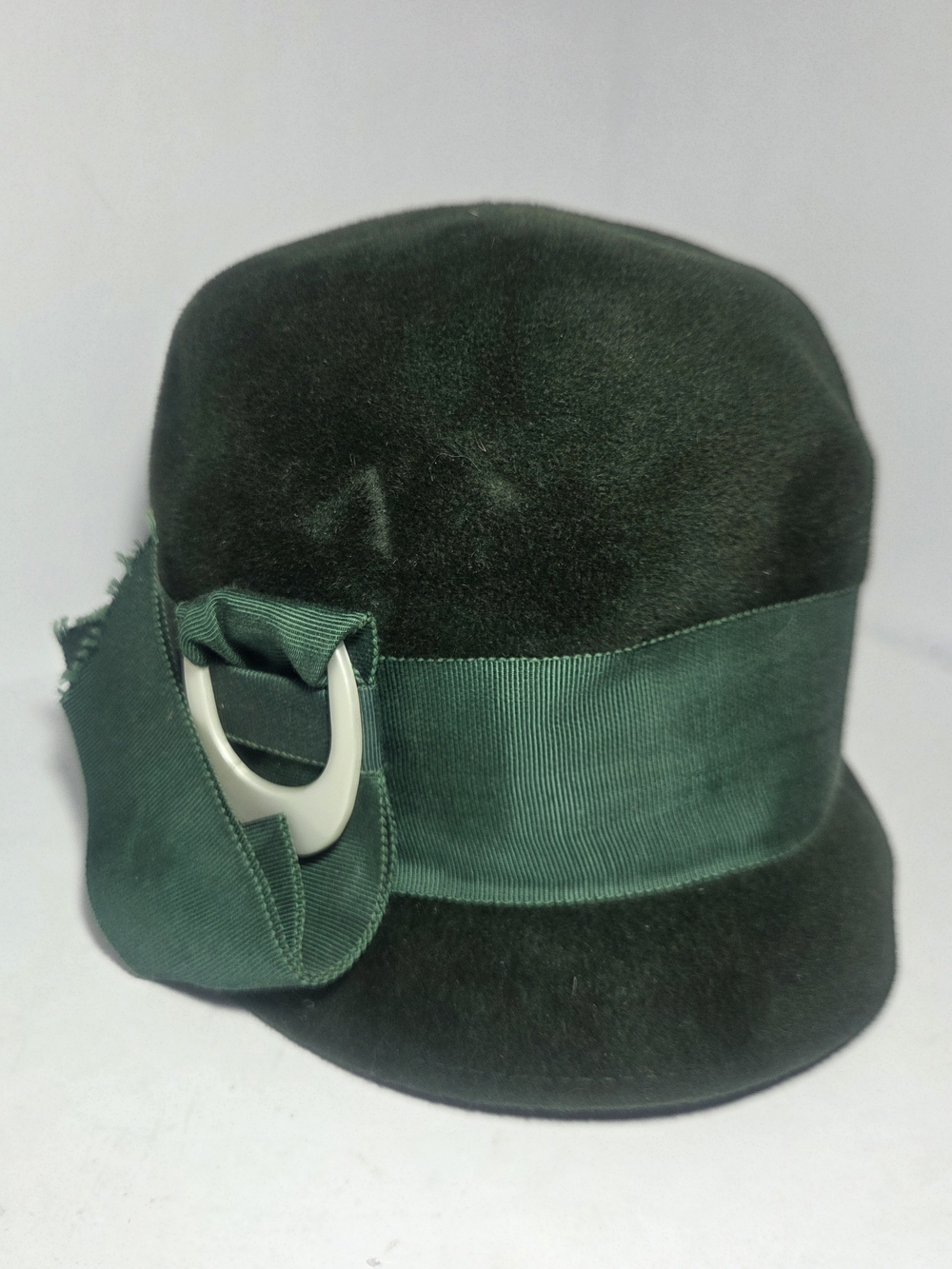Vintage 1950s 1960s Green Velour Fur Felt Cloche Bucket Hat Ribbon Union Made